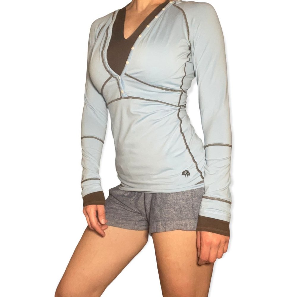 Mountain Hardware Womens top